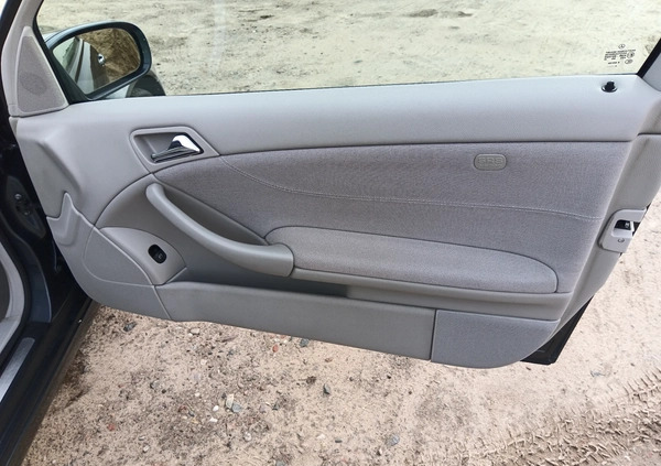 Mercedes-Benz Klasa C cena 17900 przebieg: 236000, rok produkcji 2004 z Sośnicowice małe 596